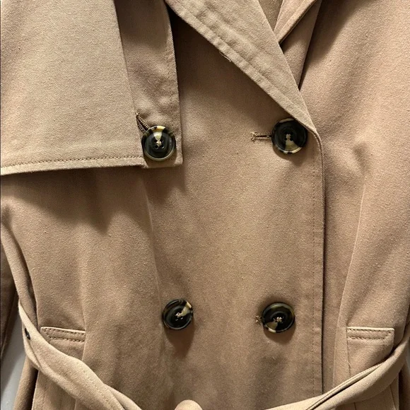 Gianni Bini Tan Trench Coat - Picture 3 of 7